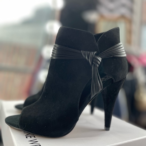 Vince Camuto Annavay Suede Bootie - Picture 8 of 10